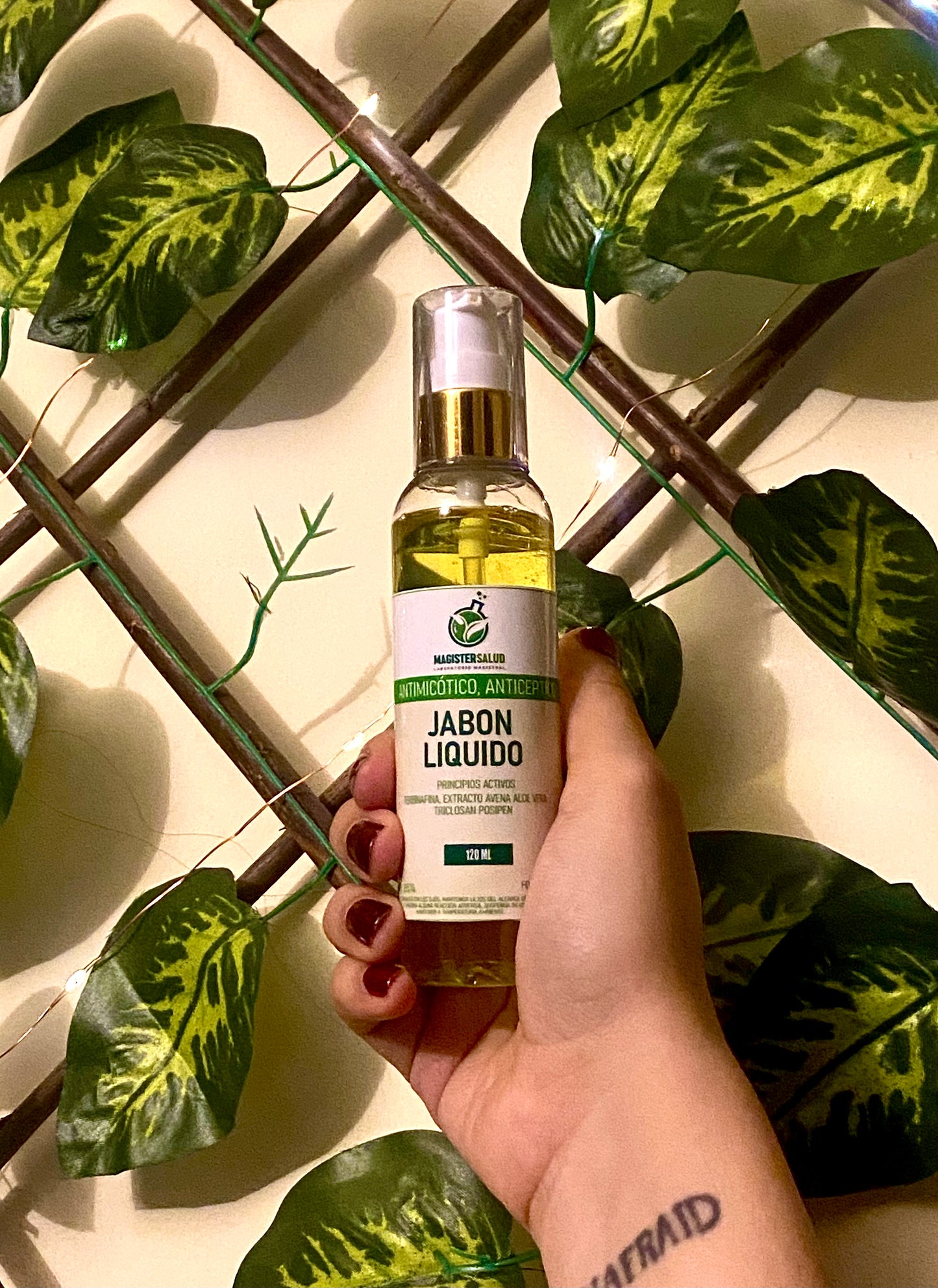 JABÓN LÍQUIDO ANTIMICÓTICO (ELIMINA LOS HONGOS DE RAIZ)